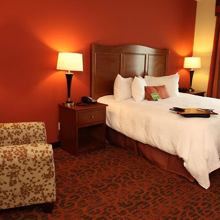 Hampton Inn & Suites Bastrop Bagian luar foto