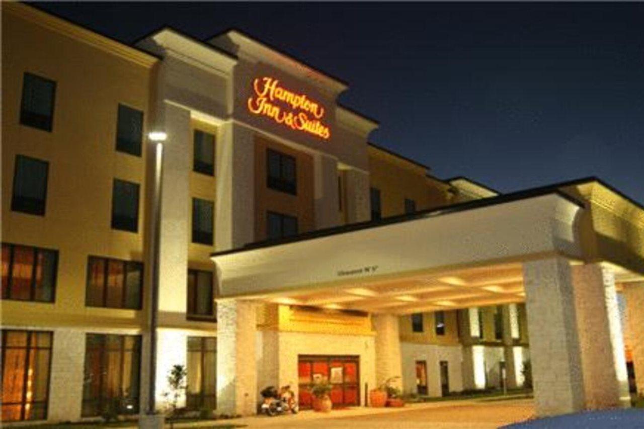 Hampton Inn & Suites Bastrop Bagian luar foto