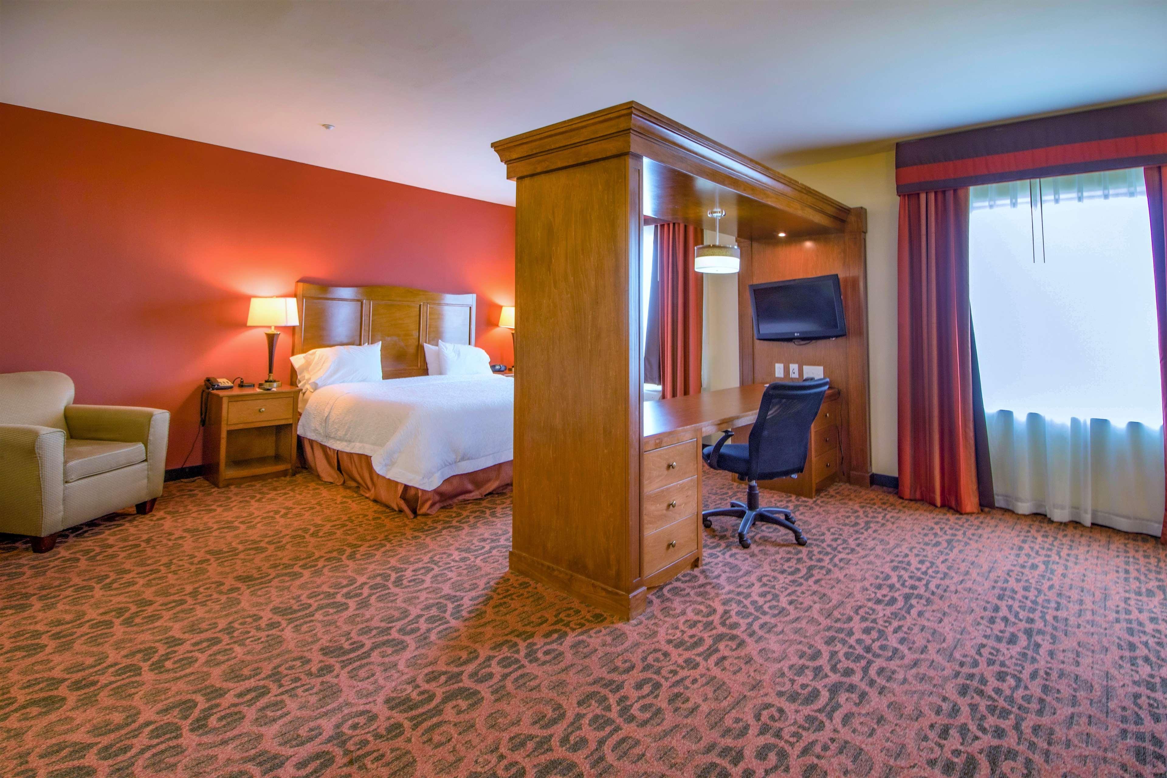 Hampton Inn & Suites Bastrop Bagian luar foto