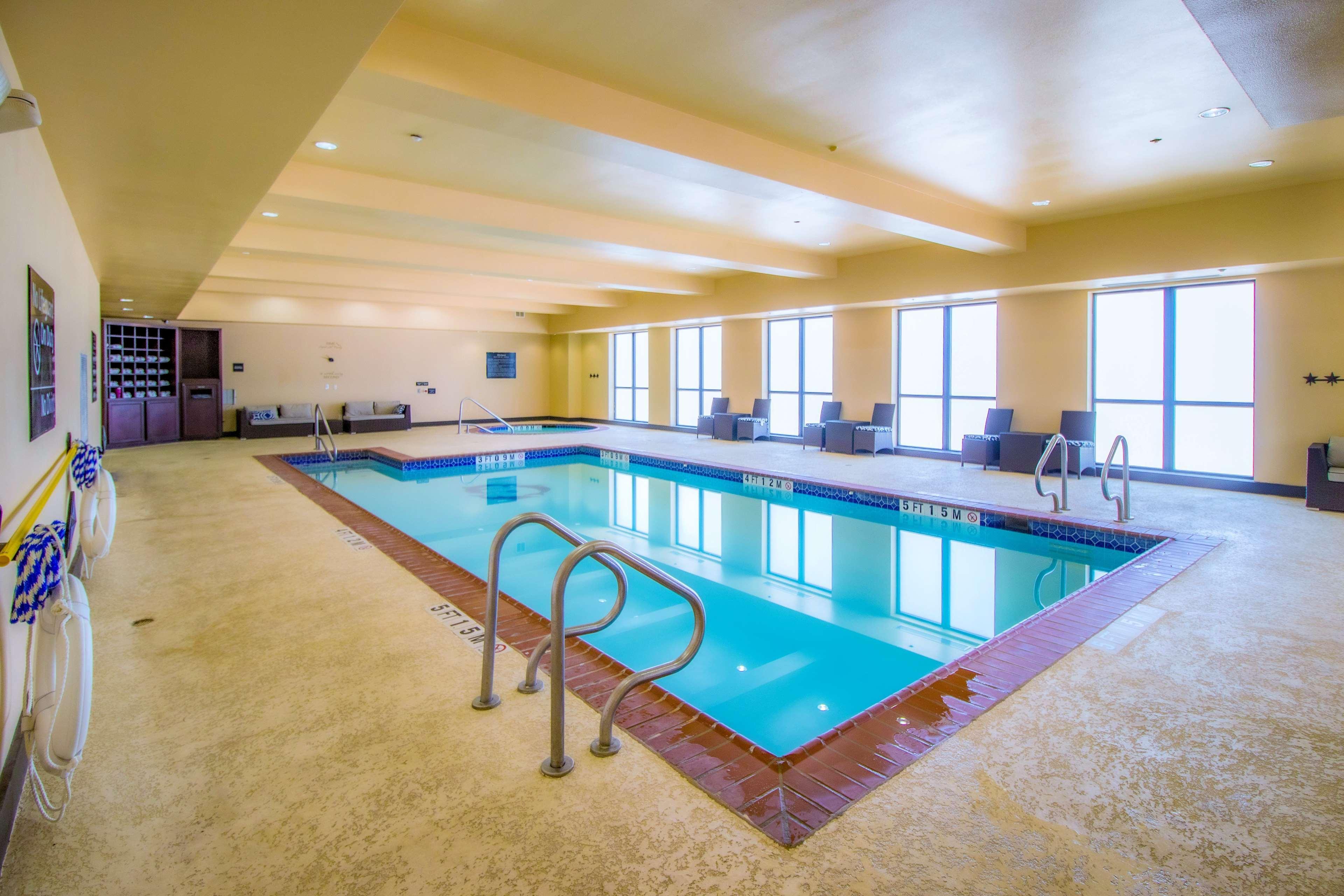 Hampton Inn & Suites Bastrop Bagian luar foto