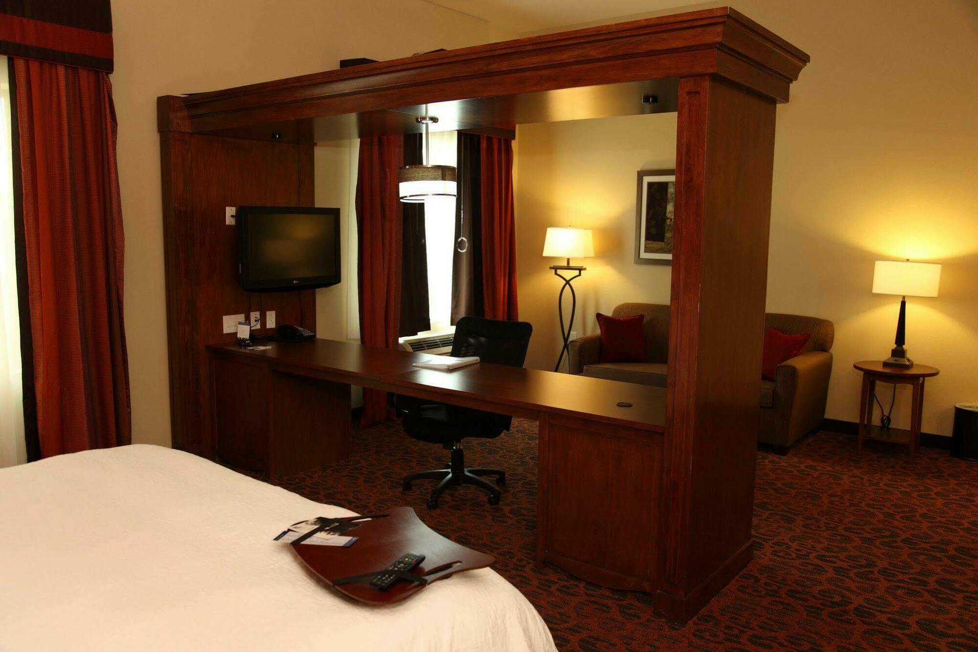 Hampton Inn & Suites Bastrop Ruang foto